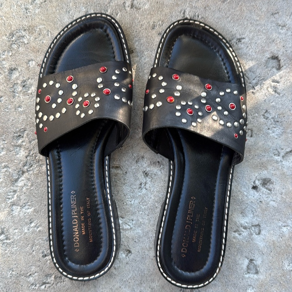 Donald J Pliner ladies shoes size 9